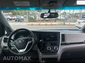 2015 Toyota Sienna XLE 8-Passenger 119.3" WB - miniatura 20
