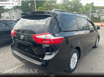 2015 Toyota Sienna XLE 8-Passenger 119.3" WB - miniatura 4