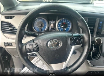 2015 Toyota Sienna XLE 8-Passenger 119.3" WB - miniatura 8