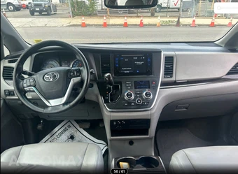 2015 Toyota Sienna XLE 8-Passenger 119.3" WB - miniatura 9