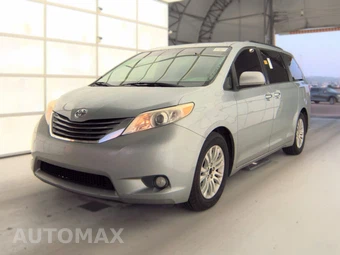 2015 Toyota Sienna XLE 8-Passenger 119.3" WB