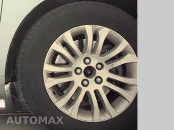 2015 Toyota Sienna XLE 8-Passenger 119.3" WB - miniatura 10