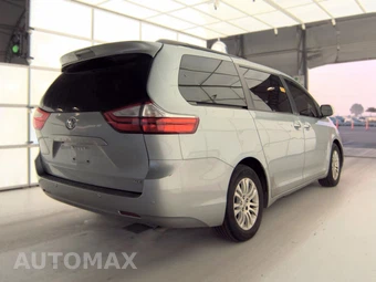 2015 Toyota Sienna XLE 8-Passenger 119.3" WB - miniatura 5