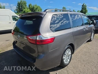 2015 Toyota Sienna XLE 8-Passenger 119.3" WB - miniatura 4