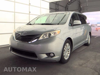 2015 Toyota Sienna XLE 8-Passenger 119.3" WB