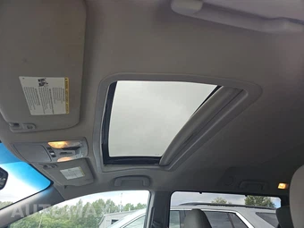2015 Toyota Sienna XLE 8-Passenger 119.3" WB - miniatura 18