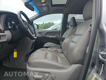 2015 Toyota Sienna XLE 8-Passenger 119.3" WB - miniatura 7