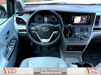 2015 Toyota Sienna XLE 8-Passenger 119.3" WB - miniatura 11