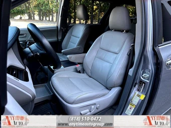2015 Toyota Sienna XLE 8-Passenger 119.3" WB - miniatura 15