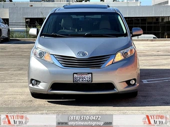 2015 Toyota Sienna XLE 8-Passenger 119.3" WB - miniatura 2
