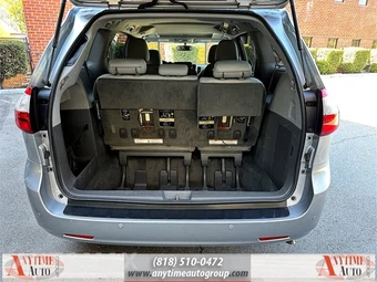 2015 Toyota Sienna XLE 8-Passenger 119.3" WB - miniatura 27