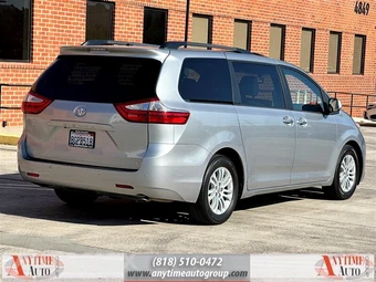2015 Toyota Sienna XLE 8-Passenger 119.3" WB - miniatura 7