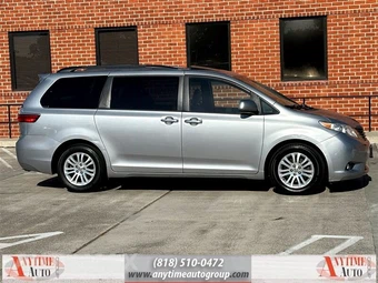 2015 Toyota Sienna XLE 8-Passenger 119.3" WB - miniatura 8