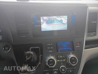 2015 Toyota Sienna XLE 8-Passenger 119.3" WB - miniatura 21