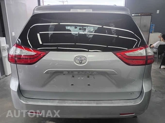 2015 Toyota Sienna XLE 8-Passenger 119.3" WB - miniatura 4