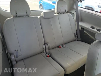 2015 Toyota Sienna XLE 8-Passenger 119.3" WB - miniatura 14