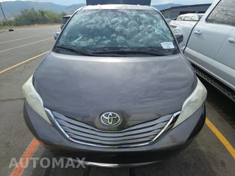 2015 Toyota Sienna XLE 8-Passenger 119.3" WB - miniatura 2