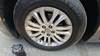 2015 Toyota Sienna XLE 8-Passenger 119.3" WB - miniatura 39
