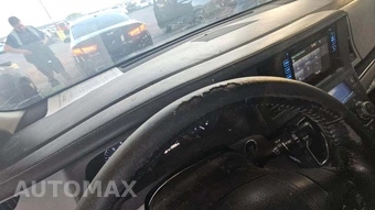 2015 Toyota Sienna XLE 8-Passenger 119.3" WB - miniatura 46