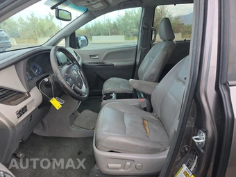 2015 Toyota Sienna XLE 8-Passenger 119.3" WB - miniatura 7