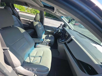 2015 Toyota Sienna XLE 8-Passenger 119.3" WB - miniatura 16
