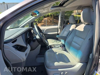 2015 Toyota Sienna XLE 8-Passenger 119.3" WB - miniatura 3