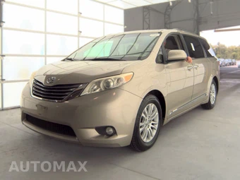 2015 Toyota Sienna XLE 8-Passenger 119.3" WB