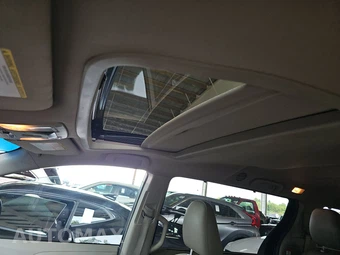 2015 Toyota Sienna XLE 8-Passenger 119.3" WB - miniatura 18