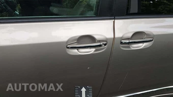2015 Toyota Sienna XLE 8-Passenger 119.3" WB - miniatura 32