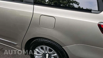 2015 Toyota Sienna XLE 8-Passenger 119.3" WB - miniatura 38