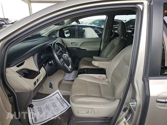 2015 Toyota Sienna XLE 8-Passenger 119.3" WB - miniatura 7