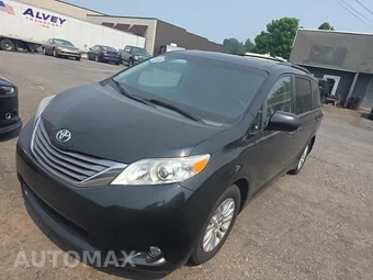 2015 Toyota Sienna XLE 8-Passenger 119.3" WB