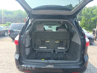 2015 Toyota Sienna XLE 8-Passenger 119.3" WB - miniatura 19