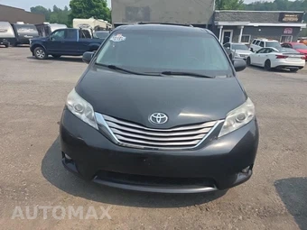 2015 Toyota Sienna XLE 8-Passenger 119.3" WB - miniatura 2