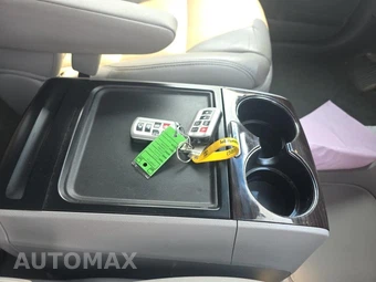 2015 Toyota Sienna XLE 8-Passenger 119.3" WB - miniatura 21