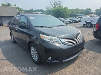 2015 Toyota Sienna XLE 8-Passenger 119.3" WB - miniatura 3
