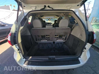2015 Toyota Sienna XLE 8-Passenger 119.3" WB - miniatura 12