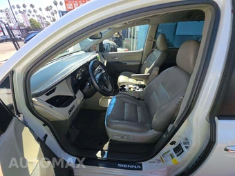 2015 Toyota Sienna XLE 8-Passenger 119.3" WB - miniatura 3