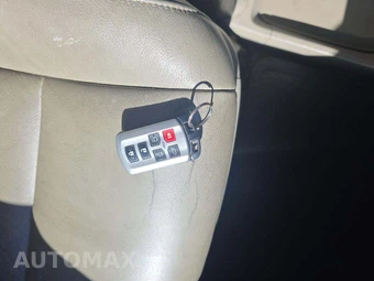 2015 Toyota Sienna XLE 8-Passenger 119.3" WB - miniatura 5