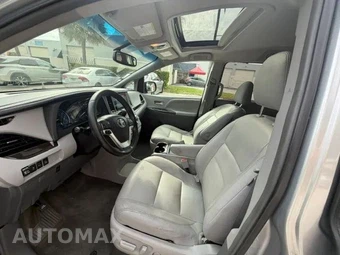 2015 Toyota Sienna XLE 8-Passenger 119.3" WB - miniatura 11