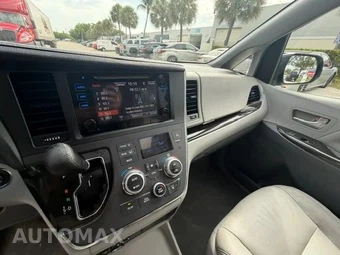 2015 Toyota Sienna XLE 8-Passenger 119.3" WB - miniatura 13