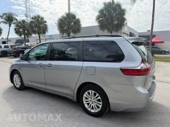 2015 Toyota Sienna XLE 8-Passenger 119.3" WB - miniatura 7