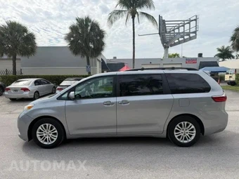 2015 Toyota Sienna XLE 8-Passenger 119.3" WB - miniatura 8
