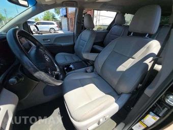 2015 Toyota Sienna XLE 8-Passenger 119.3" WB - miniatura 3