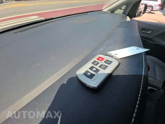 2015 Toyota Sienna XLE 8-Passenger 119.3" WB - miniatura 5