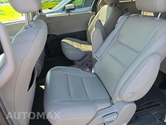 2015 Toyota Sienna XLE Premium 8-Passenger 119.3" WB - miniatura 16