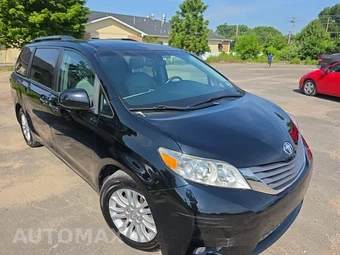 2015 Toyota Sienna XLE Premium 8-Passenger 119.3" WB - miniatura 3
