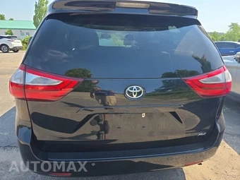 2015 Toyota Sienna XLE Premium 8-Passenger 119.3" WB - miniatura 5