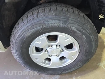 2015 Toyota Tacoma Crew Cab Medium Bed - miniatura 9