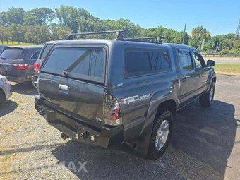 2015 Toyota Tacoma Crew Cab Medium Bed - miniatura 3